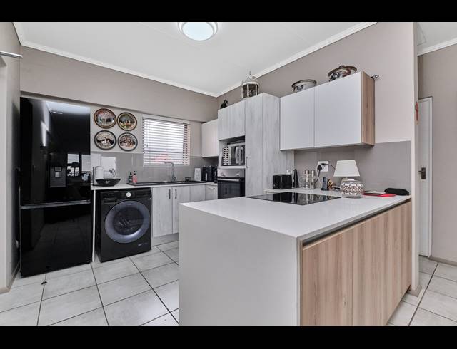 2 BEDROOM APARTMENT FOR SALE IN NORTHGATE